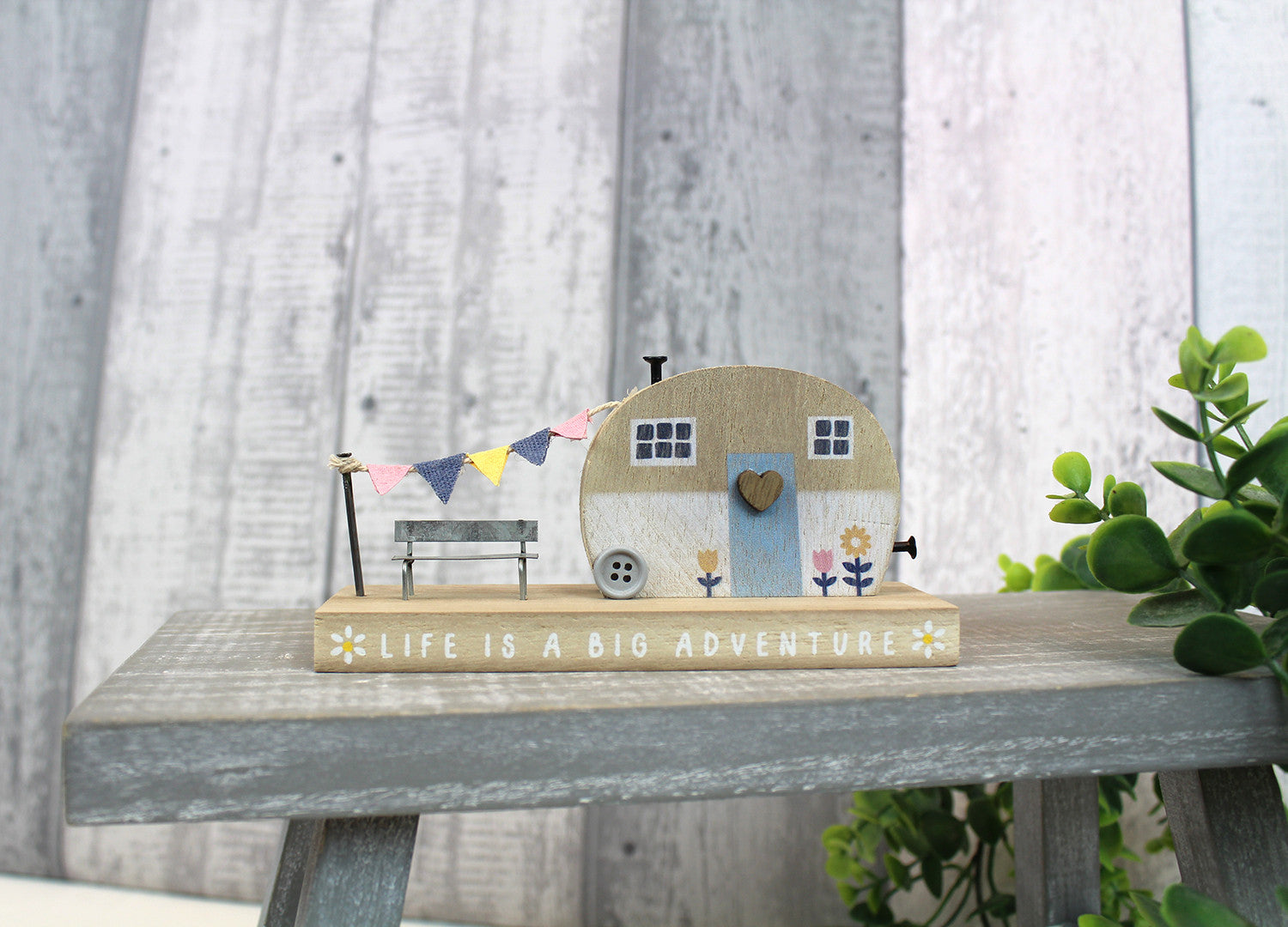 Richard Langs Caravan Word Block.