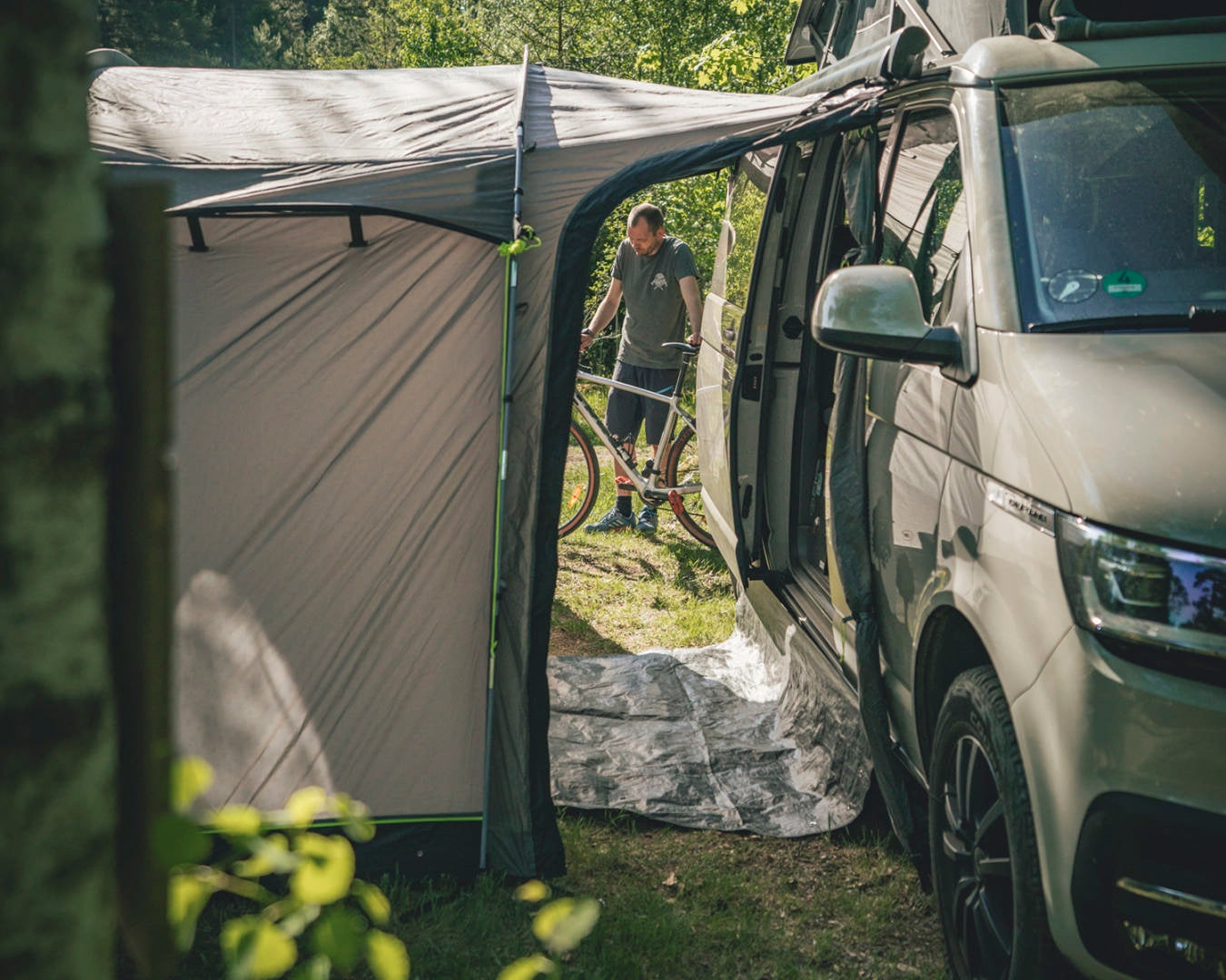 Outwell San Diego Poled Campervan Driveaway Awning