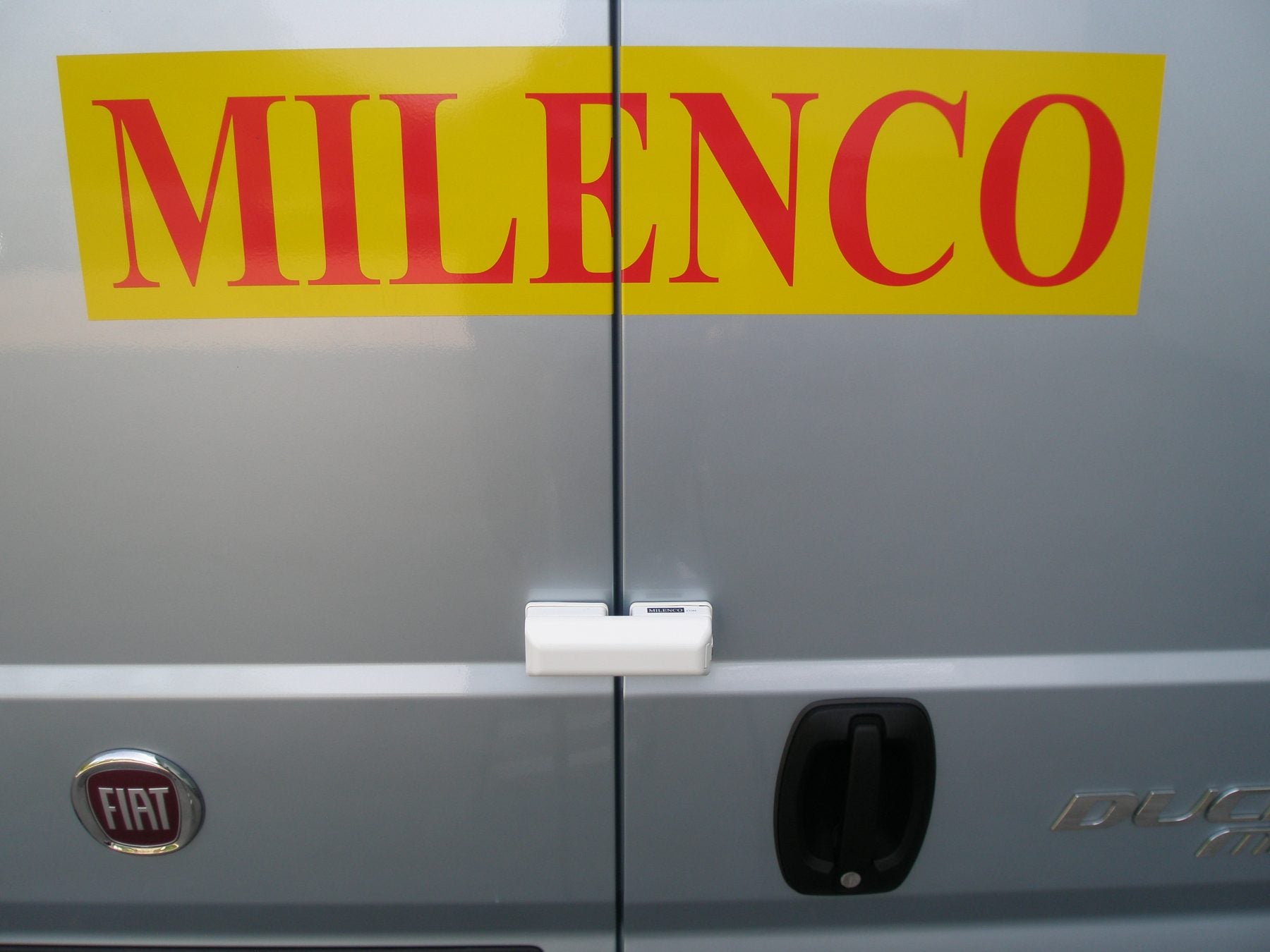 Milenco Van Sliding Door Security Deadlock Single 3056 White