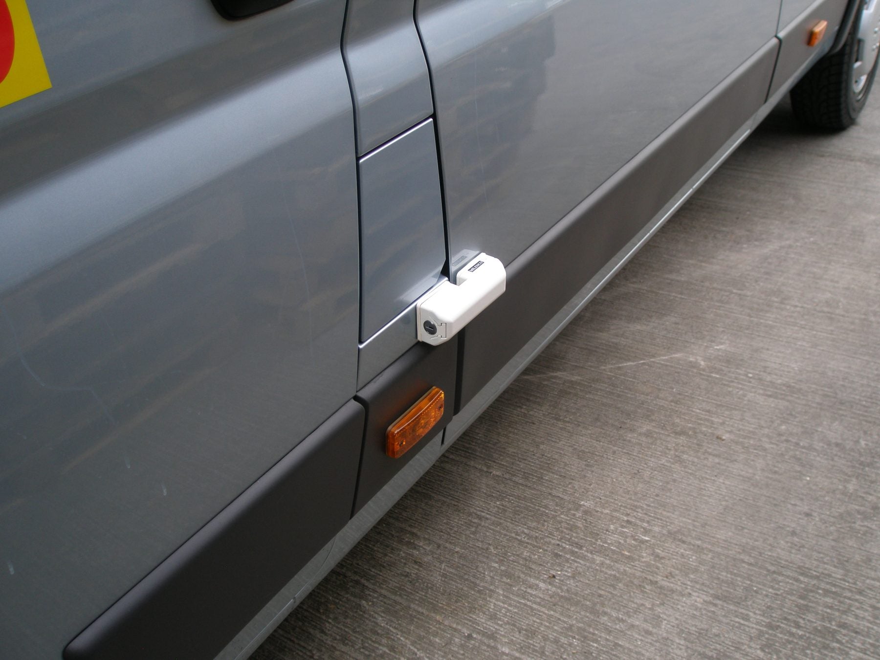 Milenco Van Sliding Door Security Deadlock Single 3056 White