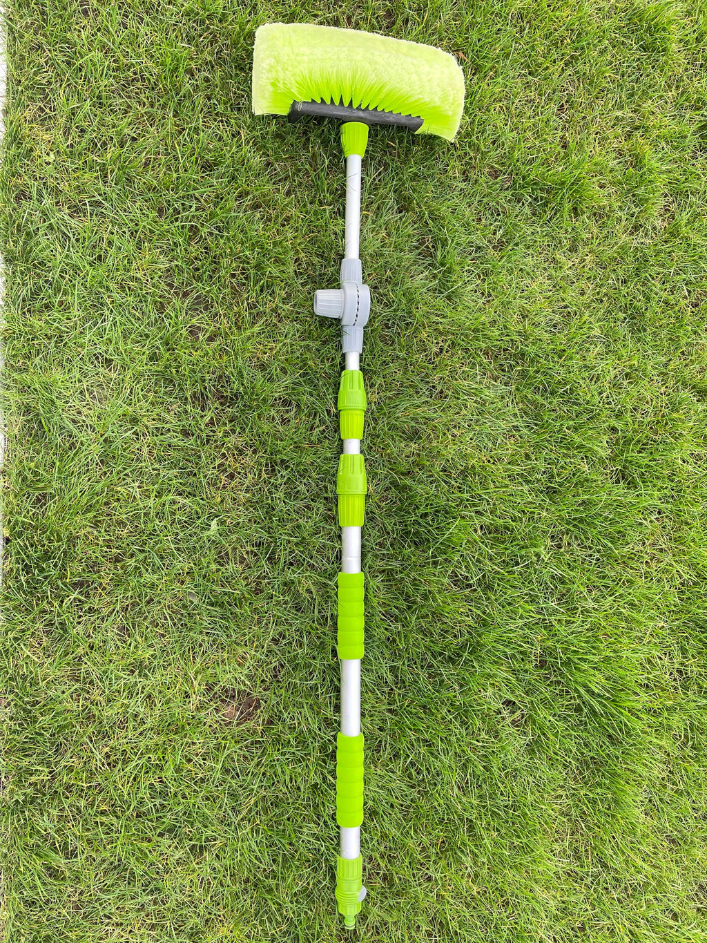 Telescopic Wash Brush With Angled Head