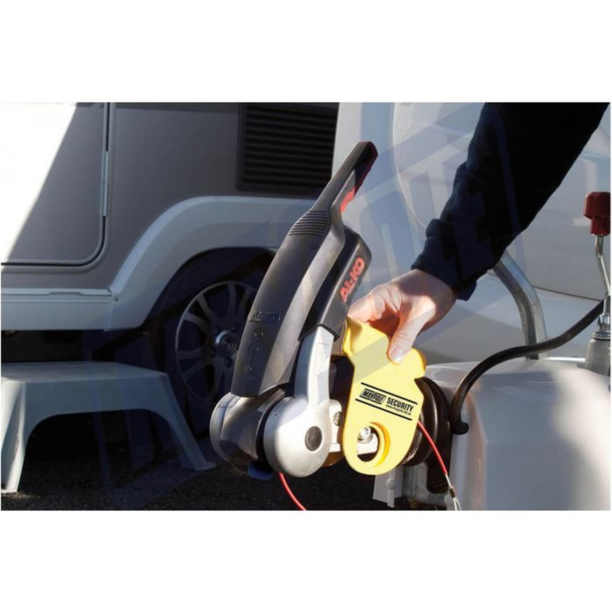 Stronghold Light Weight Alko Hitchlock