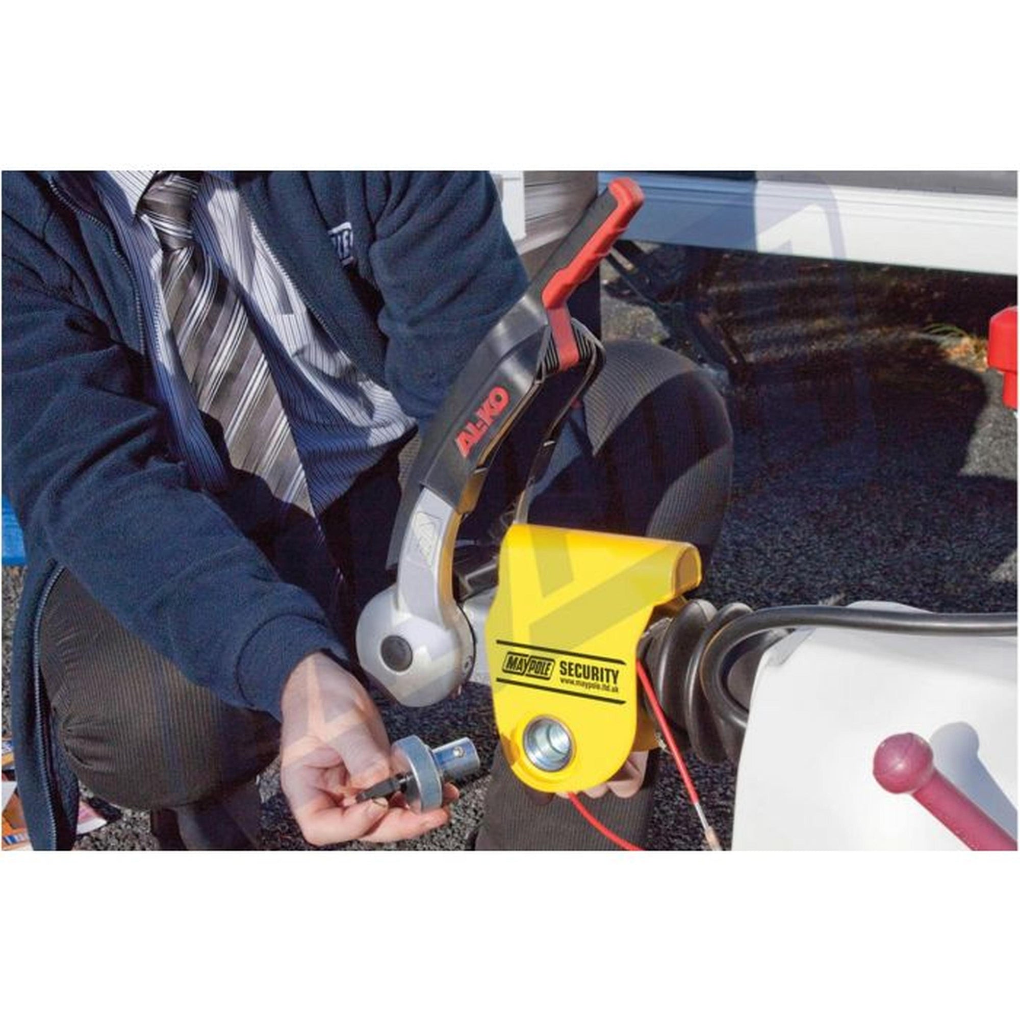 Stronghold Light Weight Alko Hitchlock