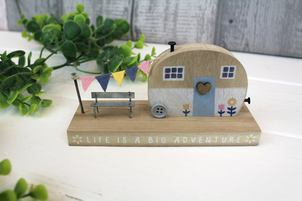 Richard Langs Caravan Word Block.