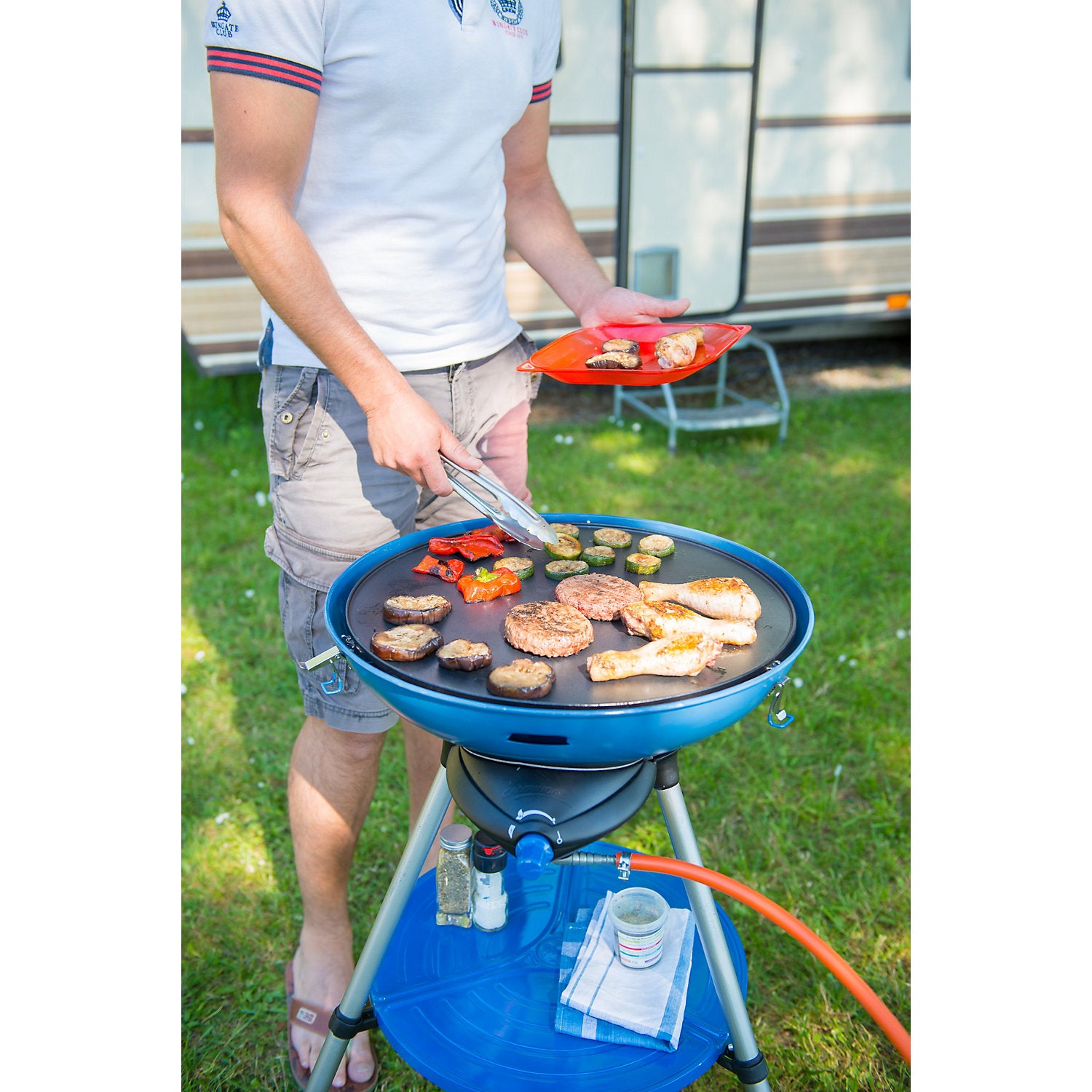 Campingaz Party Grill 600 Compact BBQ - large bbq cooking